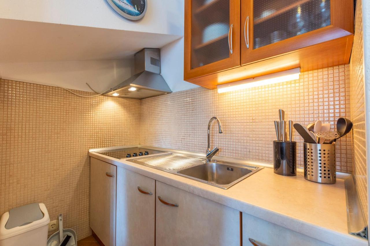 Janus Apartments Jelsa  Exterior photo